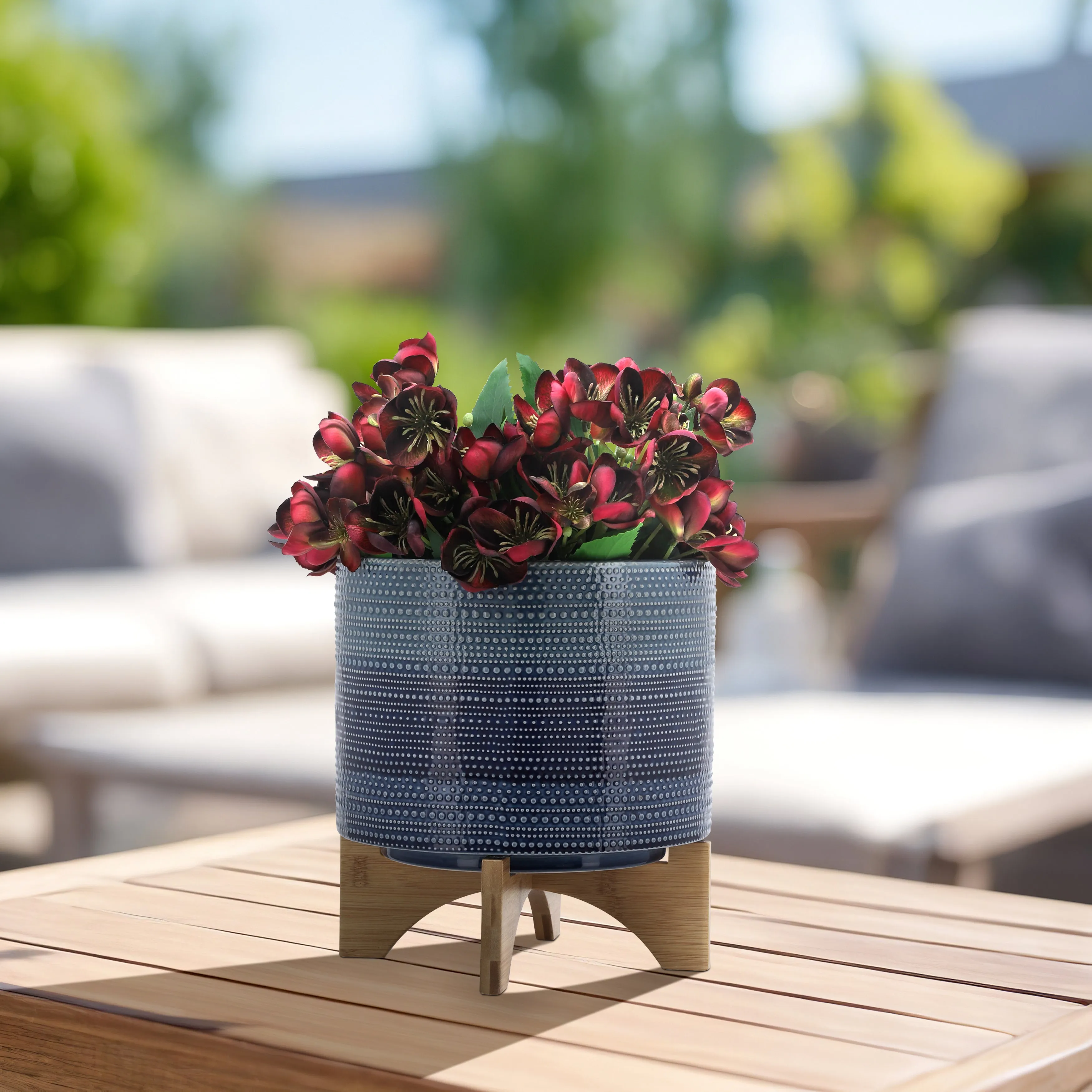 11" DOTTED PLANTER W/ WOOD STAND, BLUE