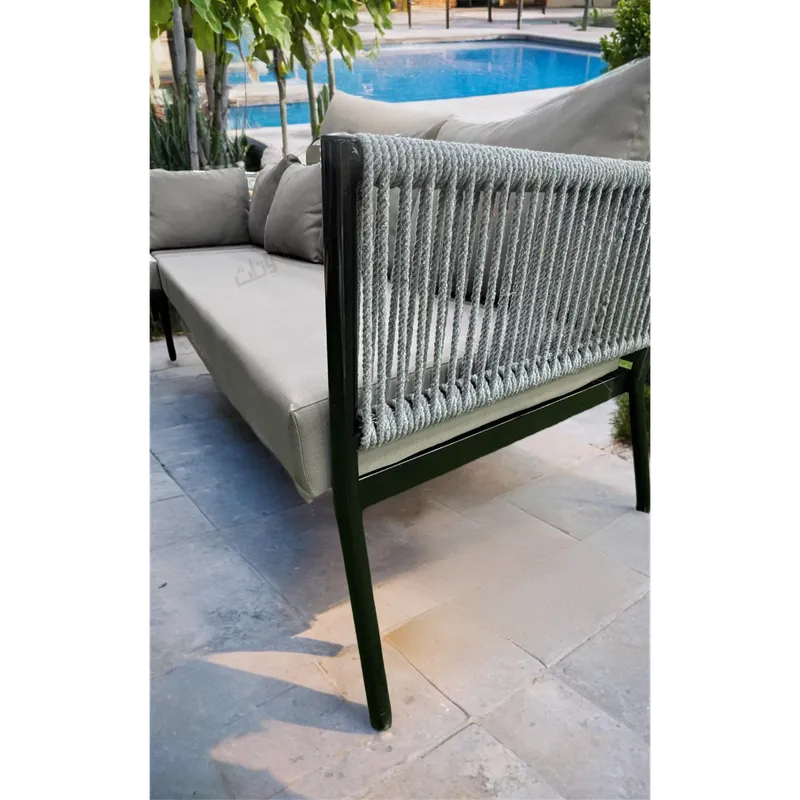 2-piece outdoor seating set