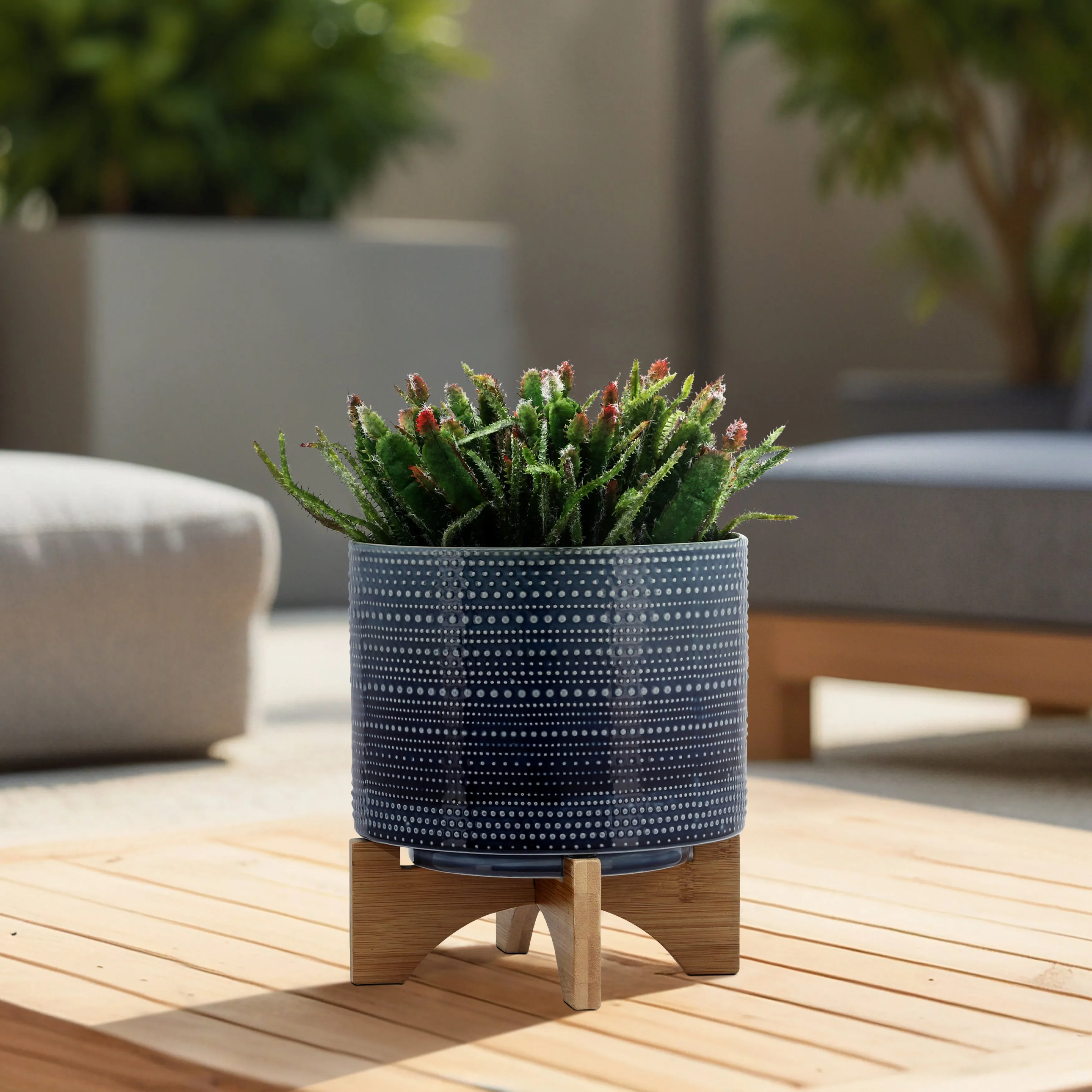 8" DOTTED PLANTER W/ WOOD STAND, BLUE