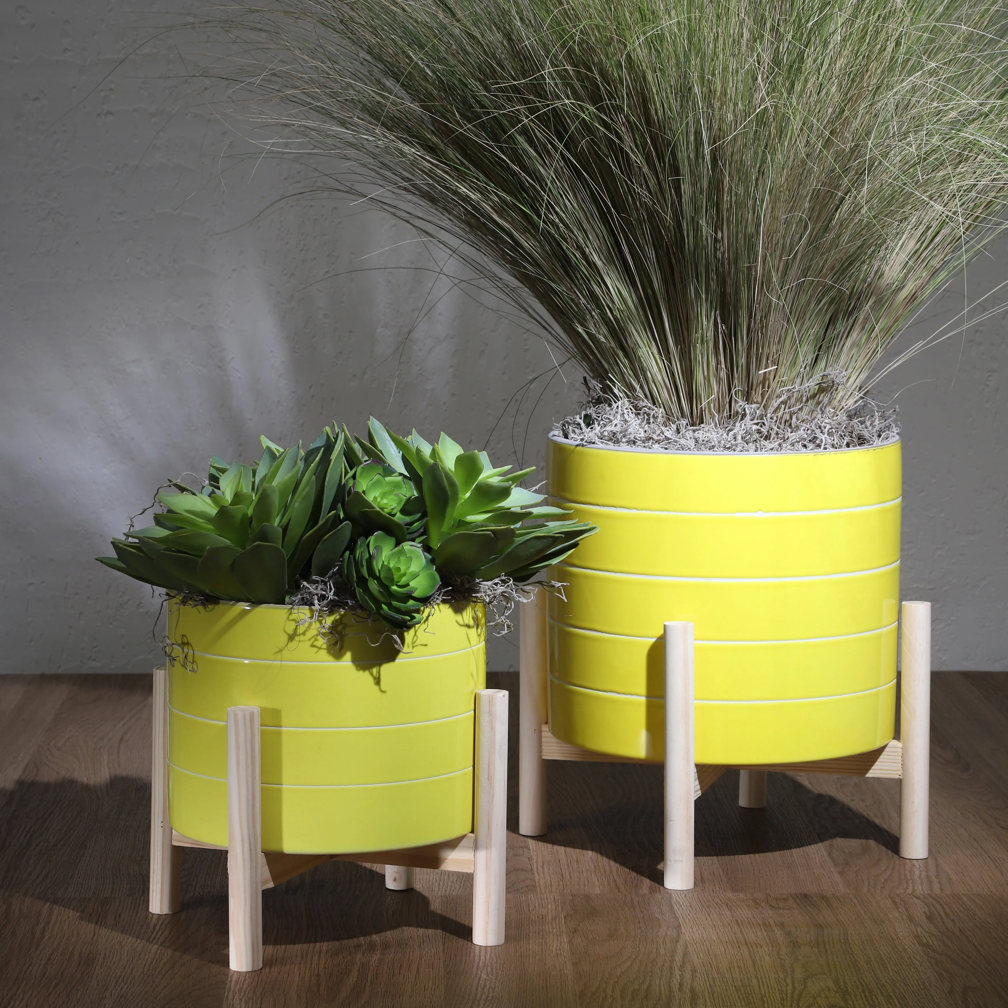 8" STRIPED PLANTER W/ WOOD STAND, YELLOW