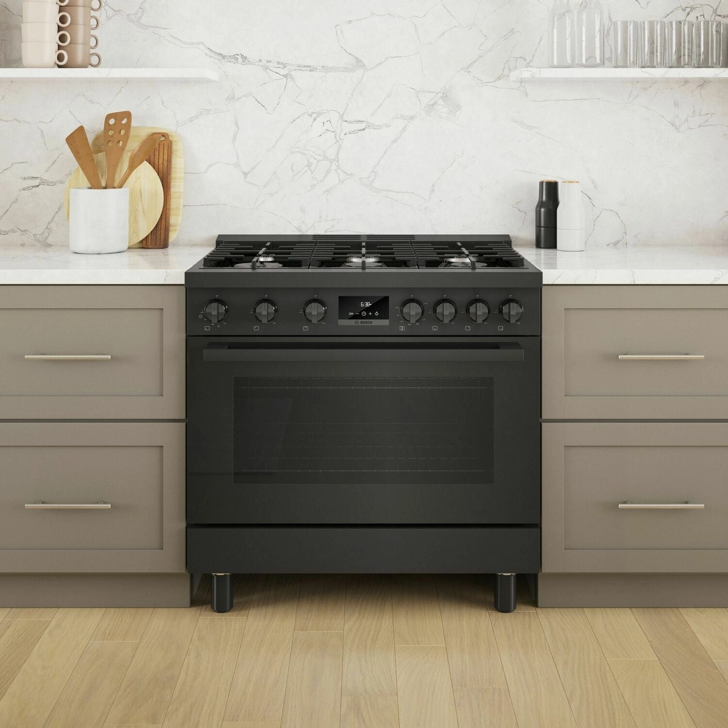 Bosch HDS8645U 800 Series Dual Fuel Freestanding Range 36'' Black Stainless Steel Hds8645U