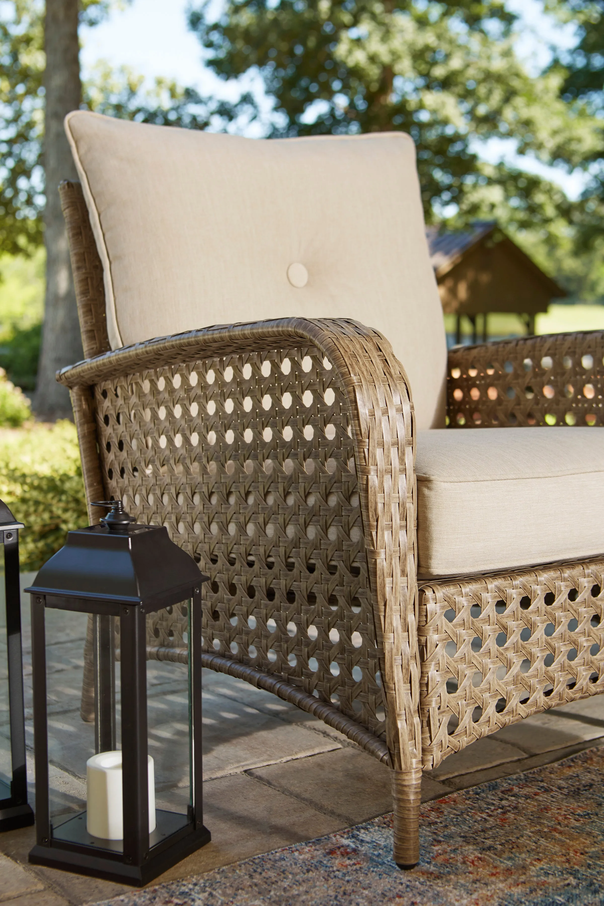 Braylee Outdoor Set