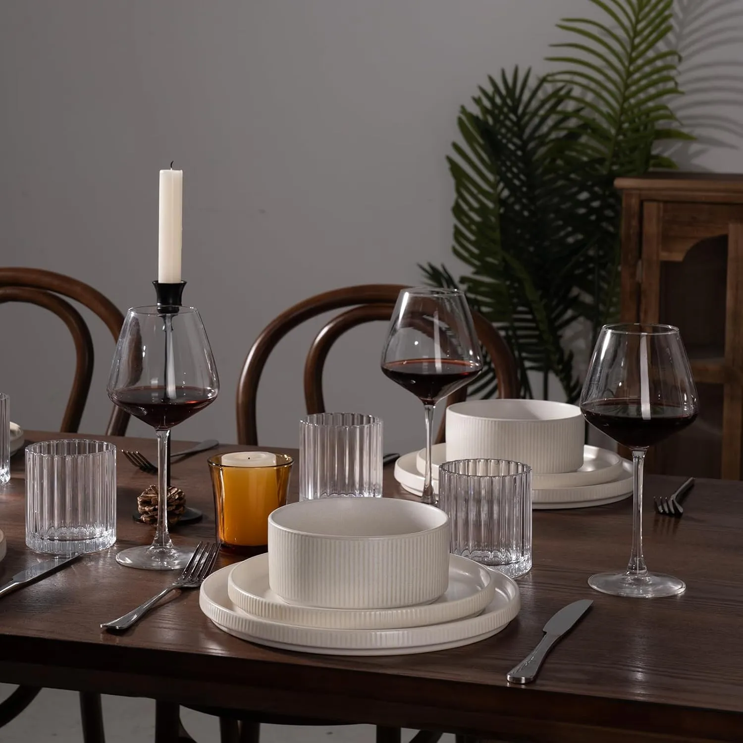 Famiware Star Dinnerware Sets, Plates and Bowls Set for 4, 12 Pieces Dishes - Chip and Scratch Resistant, Microwave and Dishwasher Safe Kitchen Set, Matte White
