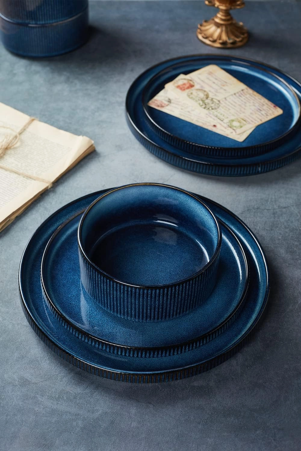 Famiware Star Dinnerware Sets, Plates and Bowls Set for 4, 12 Pieces Dishes - Chip and Scratch Resistant, Microwave and Dishwasher Safe Kitchen Set, Nebulas Blue