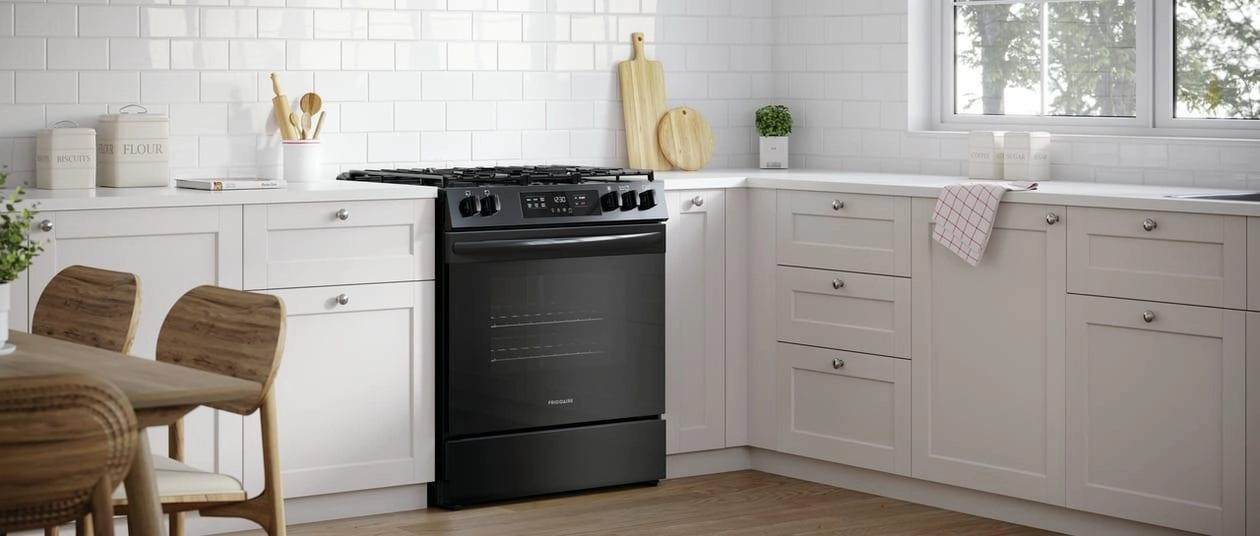 Frigidaire FCFG3062AB Frigidaire 30" Front Control Gas Range With Quick Boil