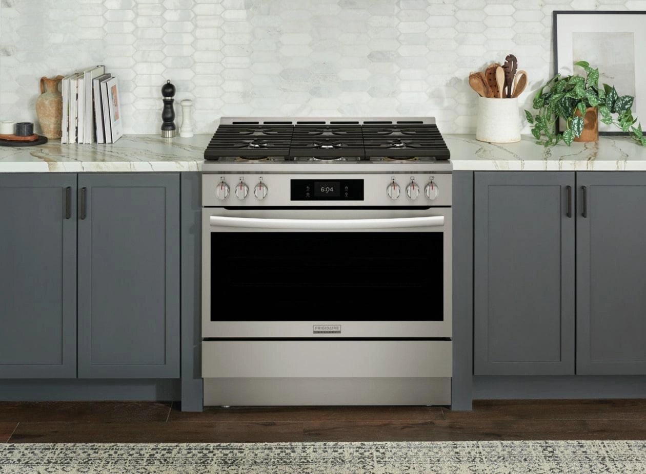 Frigidaire GCFG3661AF Frigidaire Gallery 36" Gas Range With Air Fry