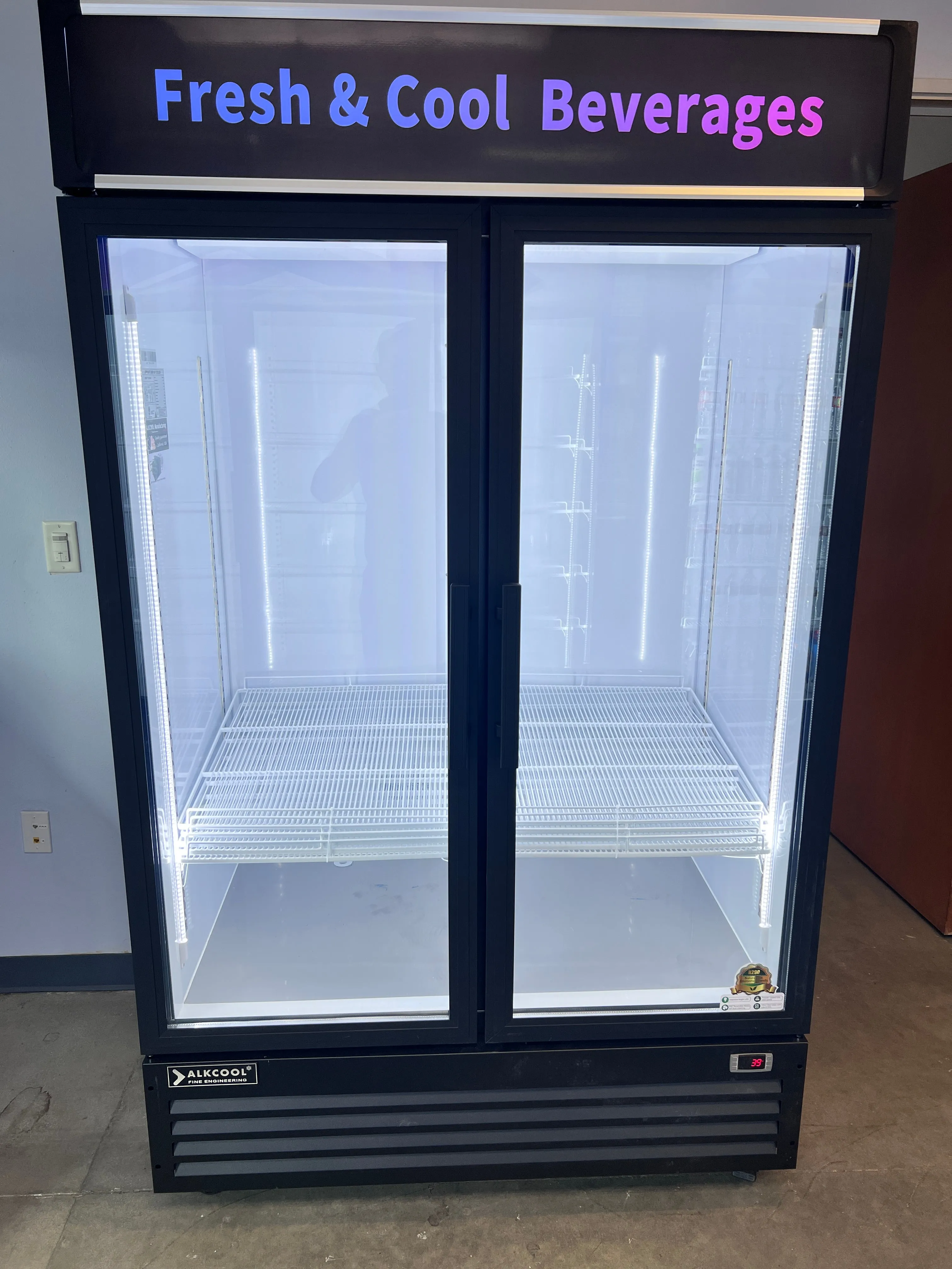 GDR47(H) ?TWO SECTION Glass Door Merchandiser Refrigerator