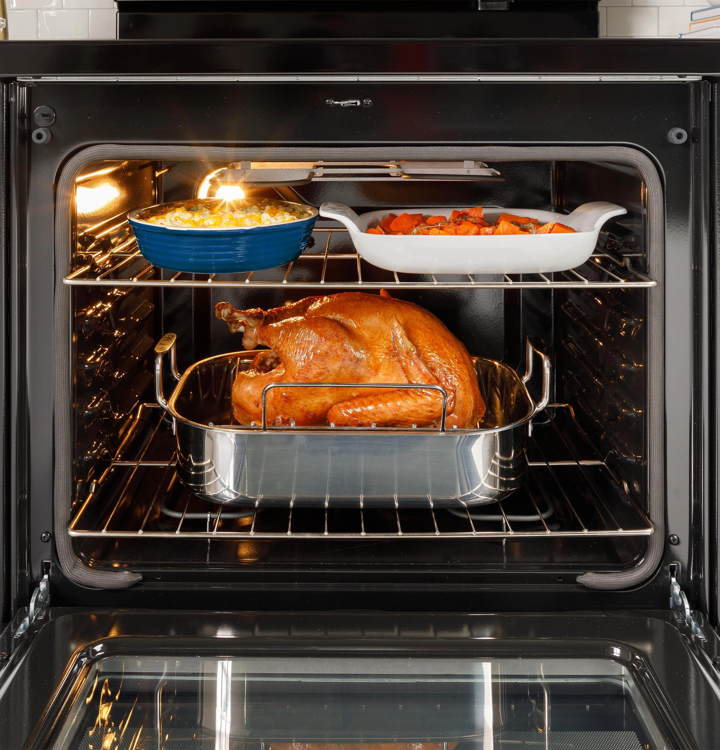 Ge Appliances GRF400PVBB Ge 30" Free-Standing Electric Range