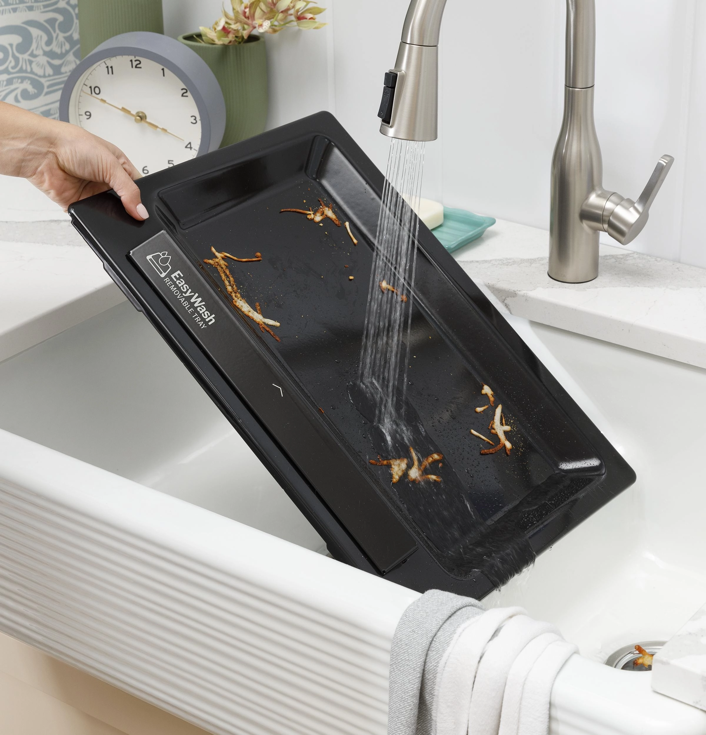 Ge Appliances GRS600AVES Ge 30" Slide-In Electric Convection Range With No Preheat Air Fry And Easywash&#8482; Oven Tray