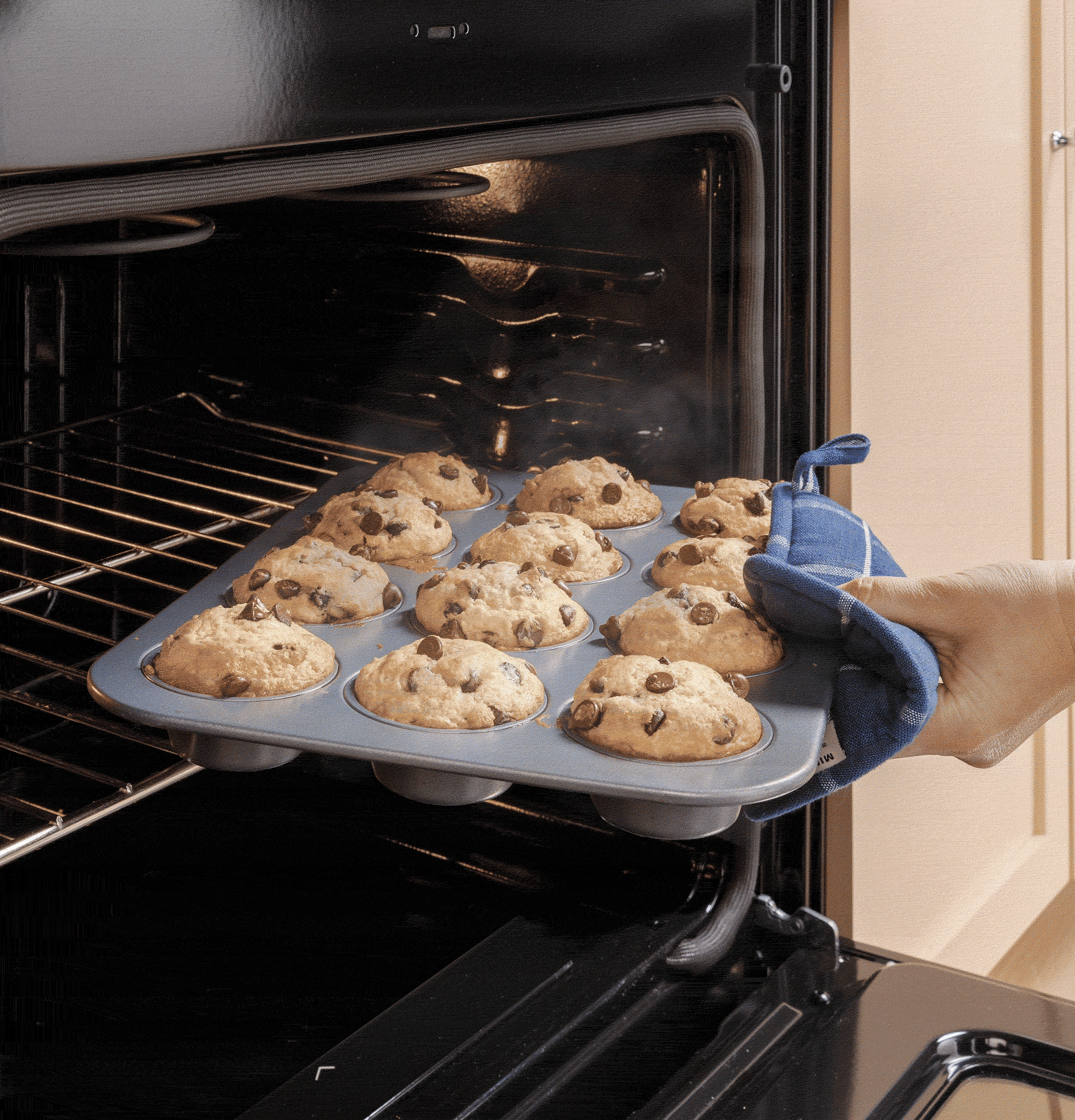 Ge Appliances GRS600AVES Ge 30" Slide-In Electric Convection Range With No Preheat Air Fry And Easywash&#8482; Oven Tray