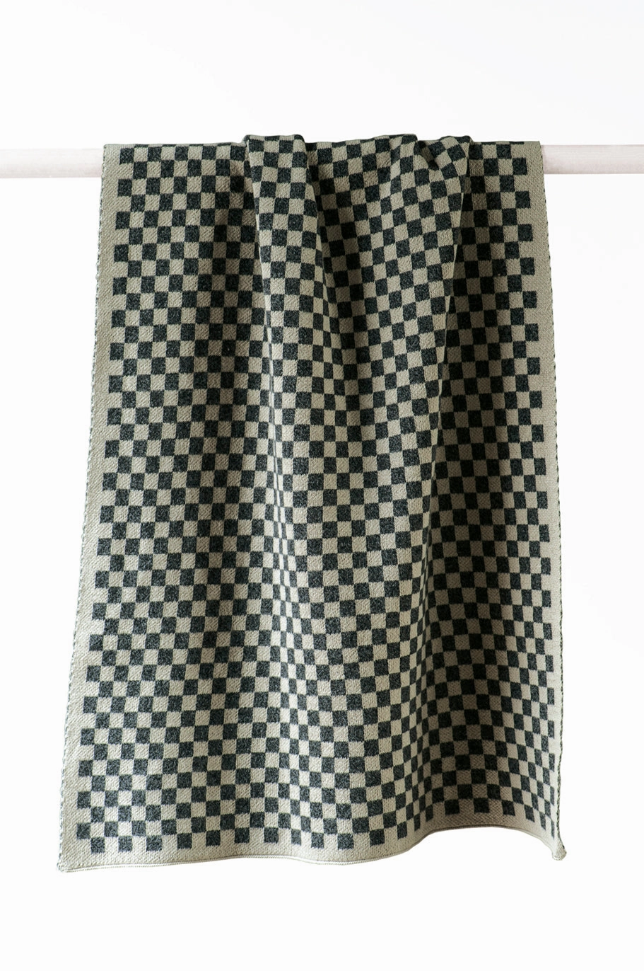 Home Bianca Lorenne chekka graphite hand towel