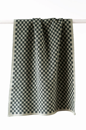 Home Bianca Lorenne chekka graphite hand towel