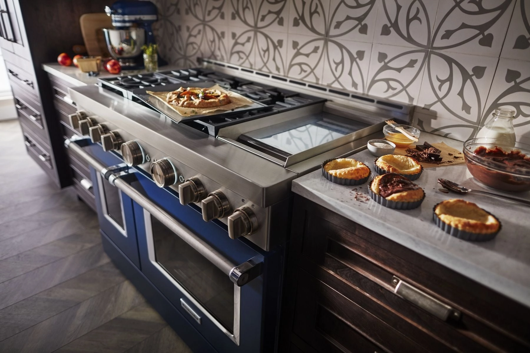 Kitchenaid KFGC558JIB Kitchenaid 48'' Smart Commercial-Style Gas Range With Griddle - Ink Blue