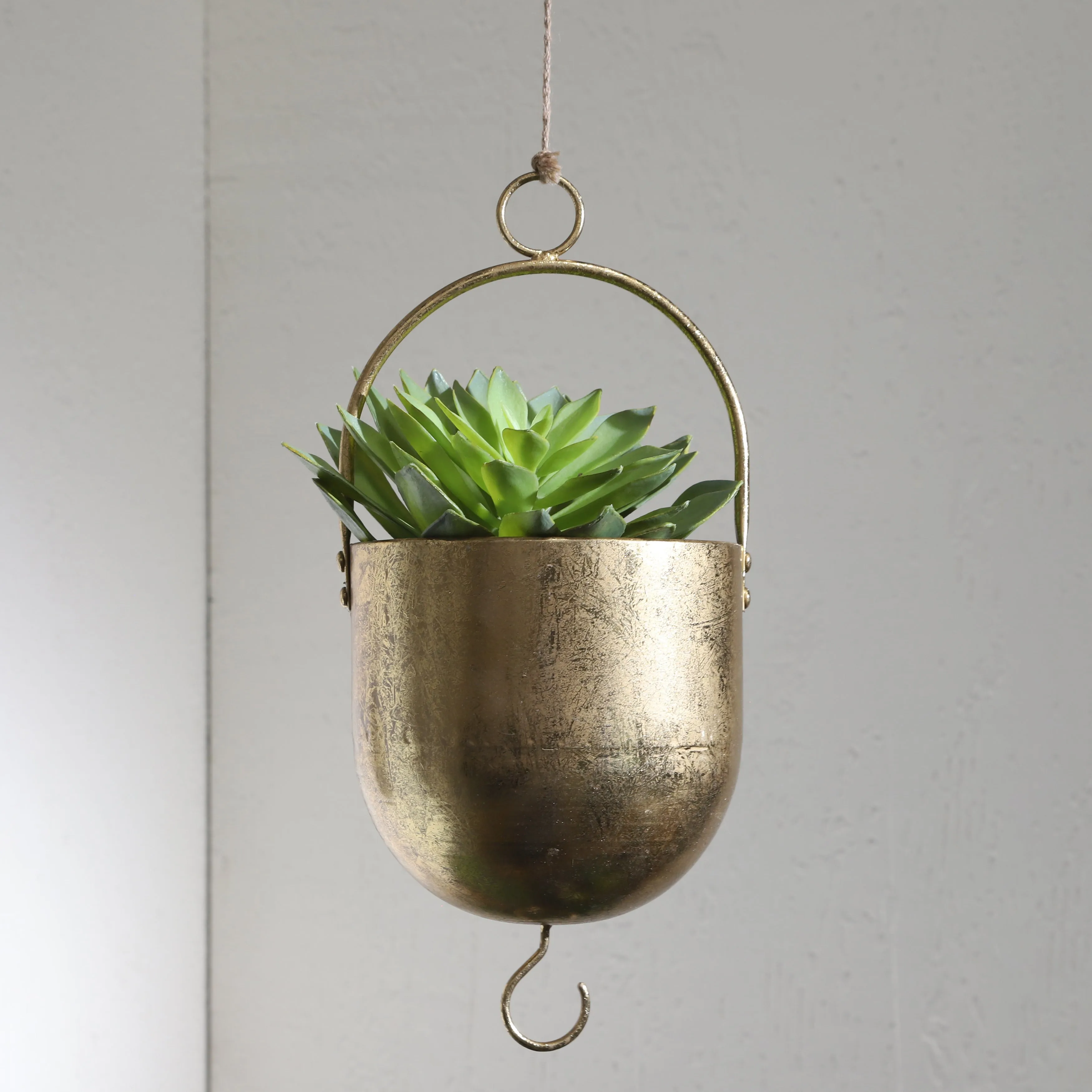 METAL 6" HANGING PLANTER, GOLD