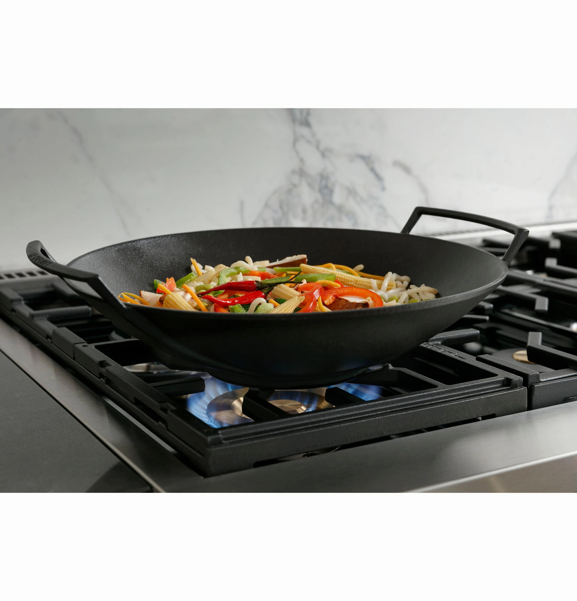 Monogram ZGP364NDTSS Monogram 36" All Gas Professional Range With 4 Burners An Griddle (Natural Gas)