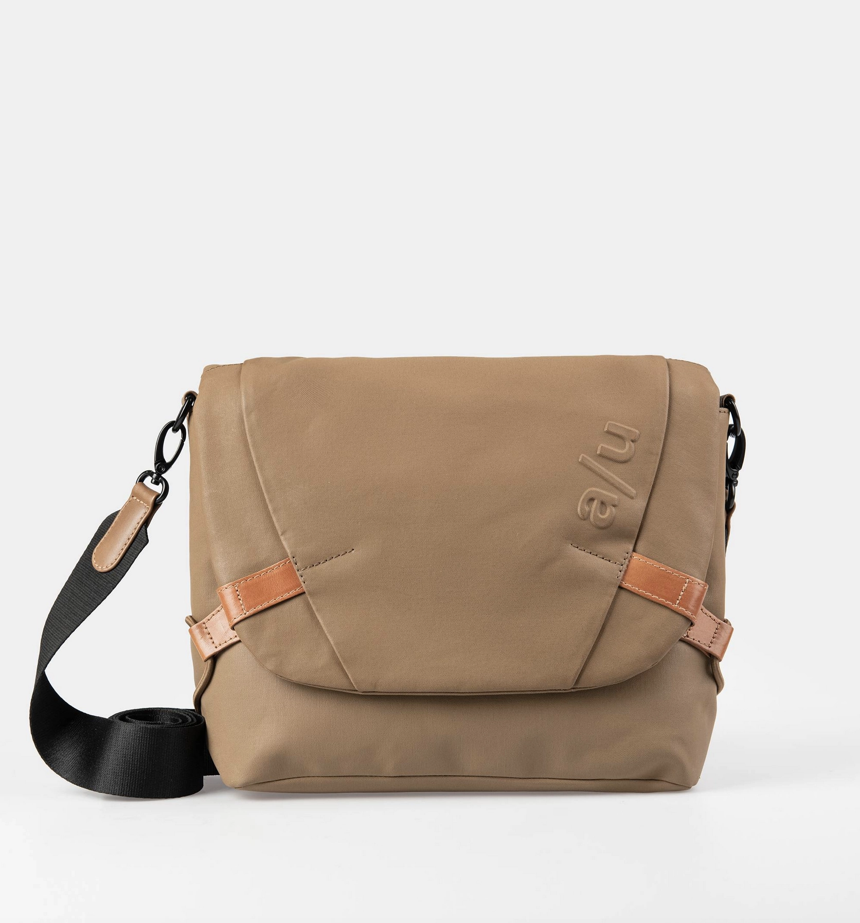 MustHave Items Aunts & Uncles Japan Sendai Crossover Bag