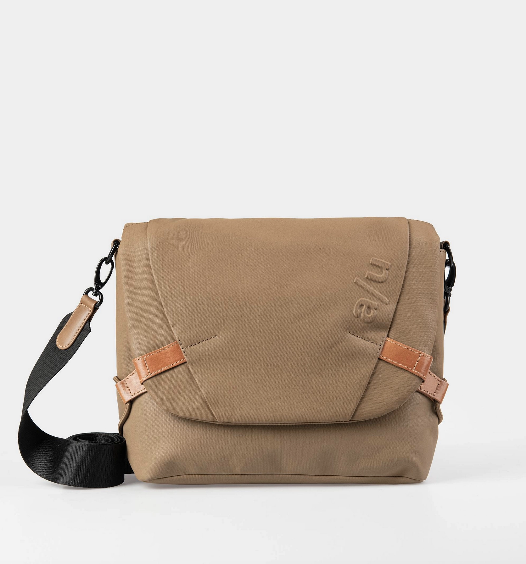 Weekend Specials Aunts & Uncles Japan Sendai Crossover Bag