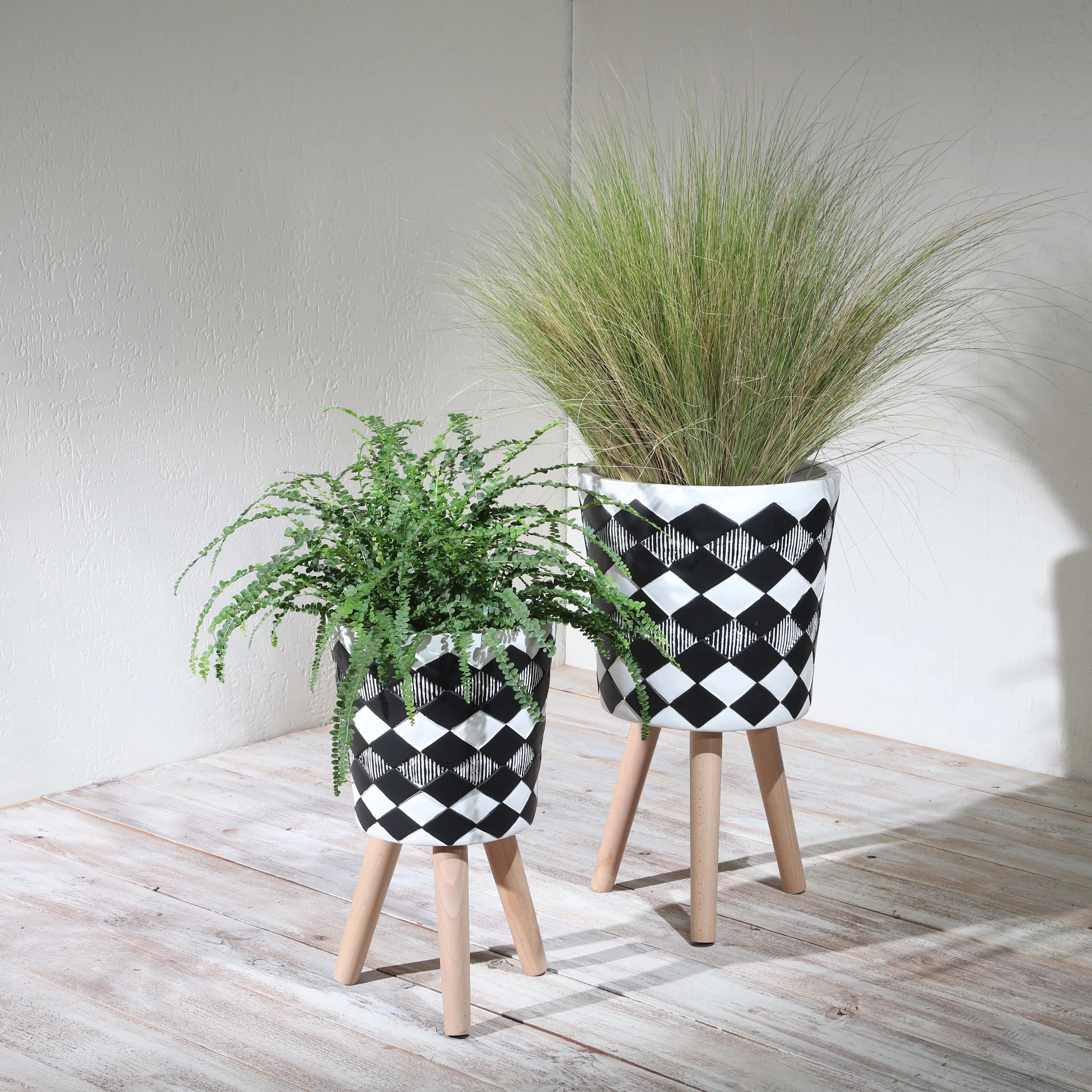 S/2 10/12" Diamond Planter W/ Wood Legs, Black(Kd)