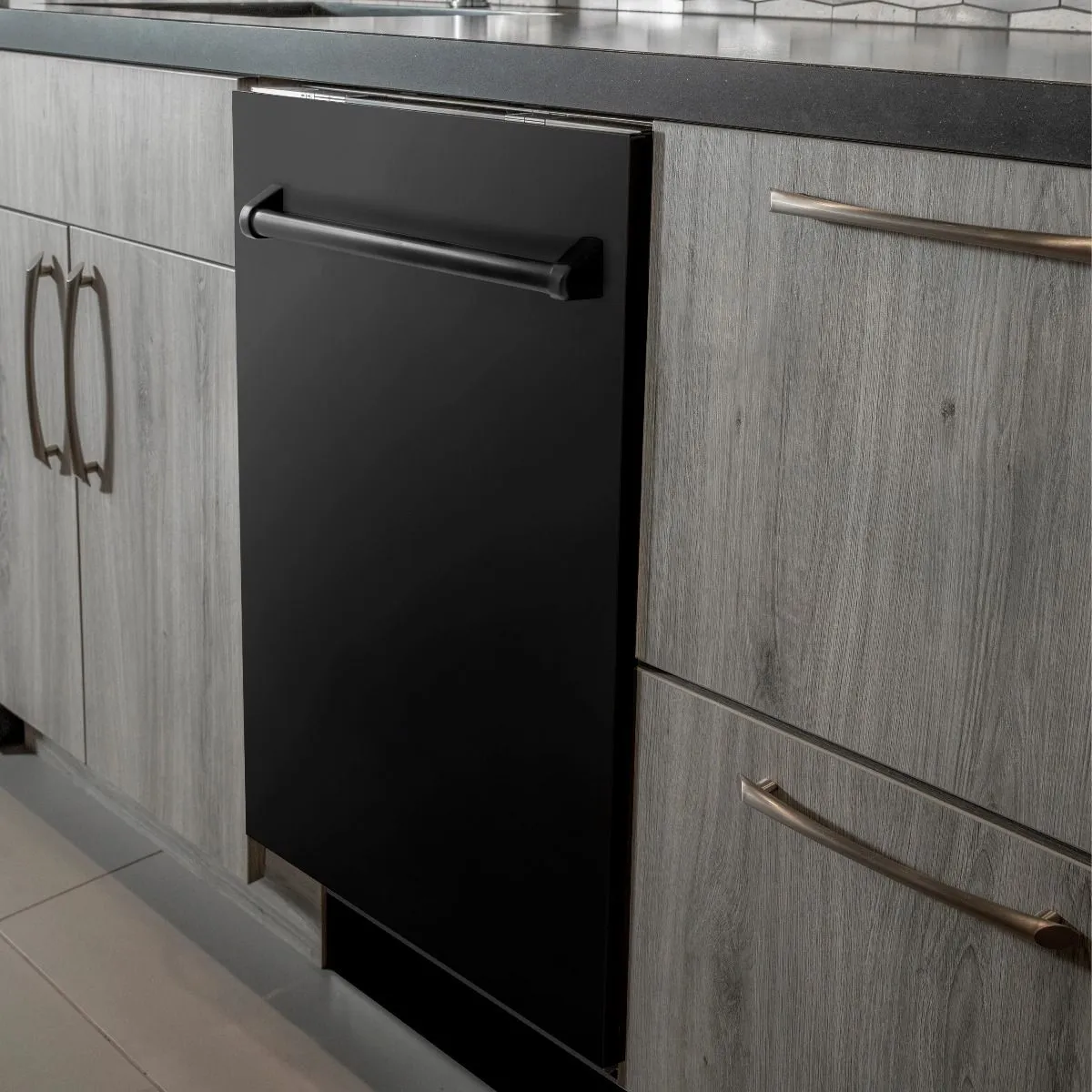 ZLINE 24-Inch Top Control Dishwasher In Black Stainless Steel With Stainless Steel Tub (DW-BS-24)